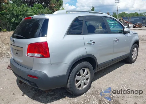 2011 Kia Sorento Lx V6 z USA, uszkodzony, nr VIN 5XYKTDA25BG123345